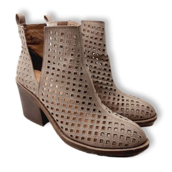 RAMPAGE / Obie Taupe Perforated Geo Slip-On Ankle Boots Booties Beige Tan Sz 10 - Picture 1 of 13